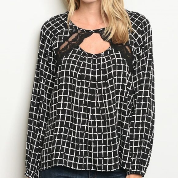 Black checkeres top - Picture 2 of 3